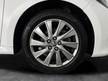 Toyota Yaris 1.5 VVT-h Icon E-CVT (116 ps) - LANE TRACE ASSIST - BLUETOOTH