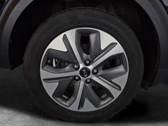 Kia Niro 64kWh 4+ (201 bhp) - LED - REVERSE CAM - NAV