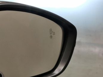 Peugeot E-2008 50kWh GT Premium (136 ps) - REVERSE CAM - ALCANTARA - NAV