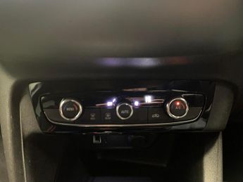 Vauxhall Corsa Electric 50kWh SRi Premium (136 ps) - CRUISE - CLIMATE CONTROL - KEYLESS 