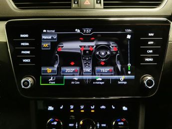 Skoda Superb 1.4 TSI iV 13kWh SE Technology Plug-in DSG (218 ps) - DRIVER MEM