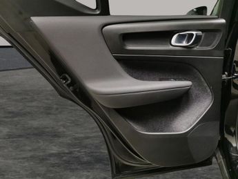 Volvo XC40 Recharge 69kWh Ultimate (231 ps) - CARPLAY - HK AUDIO - SURROUND