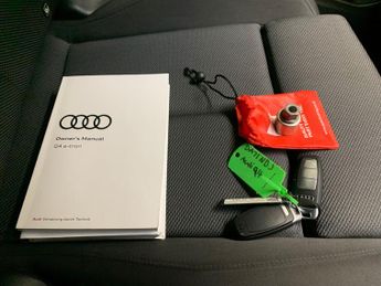 Audi Q4 E-tron 40 Sport 82kWh (204 ps) - HEATED SEATS - LANE DEPARTURE  - BLUET