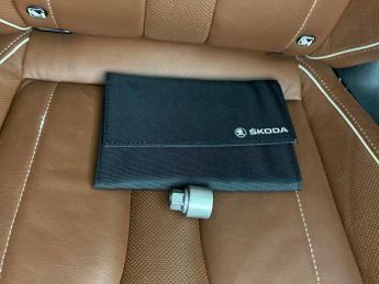 Skoda Enyaq 62kWh 60 (179 ps) - WIFI - BLUETOOTH - CRUISE