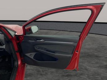 Volkswagen Golf 1.4 TSI 13kWh Style Plug-in DSG (204 ps) - ADAPT CRUISE - NAV