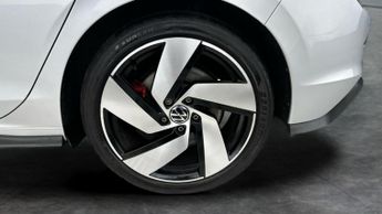 Volkswagen Golf 2.0 TSI GTI Clubsport DSG (300 ps) - PADDLE SHIFT - PRIVACY GLAS