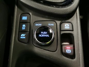 Toyota Yaris Cross 1.5 VVT-h Dynamic E-CVT AWD (116 ps) - REVERSE CAM - NAV