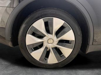 Tesla Model Y (Dual Motor) Long Range 4WDE (384 bhp) - HEATED STEERING