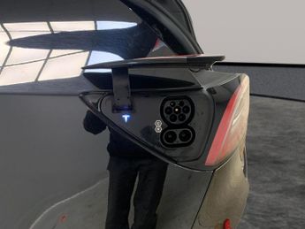 Tesla Model Y (Dual Motor) Long Range 4WDE (384 bhp) - HEATED STEERING