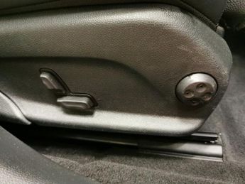 Mercedes-Benz E Class 2.0 E300e 13.5kWh AMG Line Edition Plug-in G-Tronic+ (320 ps) - 