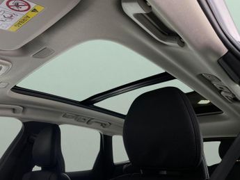 Volvo XC60 2.0h T6 Recharge 18.8kWh Core Plug-in AWD (350 ps) - CARPLAY - P