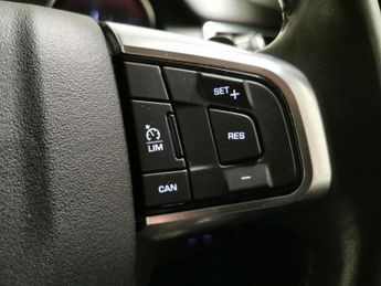 Land Rover Discovery Sport 2.0 TD4 HSE 4WD (180 ps) - HEATED SEATS - NAV - LANE DEPARTURE