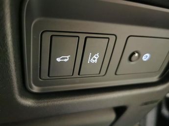 Land Rover Discovery Sport 2.0 TD4 HSE 4WD (180 ps) - HEATED SEATS - NAV - LANE DEPARTURE