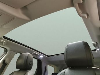 Land Rover Discovery Sport 2.0 TD4 HSE 4WD (180 ps) - HEATED SEATS - NAV - LANE DEPARTURE