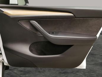 Tesla Model Y SUV RWD (346 ps) - REVERSE CAM - NAV - LEATHER