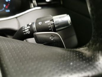 Land Rover Range Rover Evoque 1.5 P300e 12.2kWh R-Dynamic SE Plug-in 4WD (309 ps) - MERIDIAN A