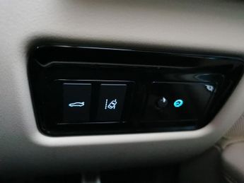 Jaguar XF 2.0i Prestige GPF (250 ps) - NAV - HEATED LEATHER - WIFI