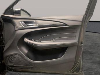 MG Mg5 61.1kWh Exclusive Long Range (156 ps) - NAV - LANE DEPARTURE  - 