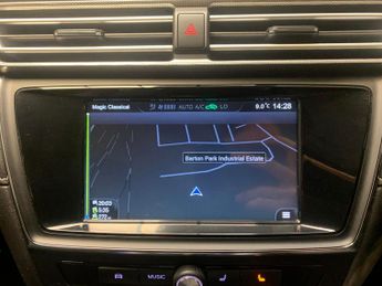 MG Mg5 61.1kWh Exclusive Long Range (156 ps) - NAV - LANE DEPARTURE  - 