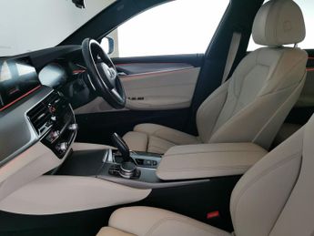 BMW 5 Series 2.0 520d M Sport Touring (190 ps) - CARPLAY - KEYLESS ENTRY - LE