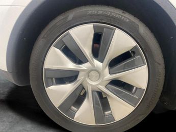 Tesla Model Y SUV RWD (346 ps) - HEATED STEERING - BLIND SPOT ASSIST - WIFI