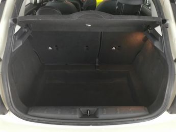 Mini Hatch 1.5 Cooper Classic Steptronic (136 ps) - LED - BLUETOOTH - AIR C