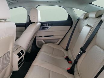 Jaguar XF 2.0i Prestige GPF (250 ps) - NAV - HEATED LEATHER - WIFI