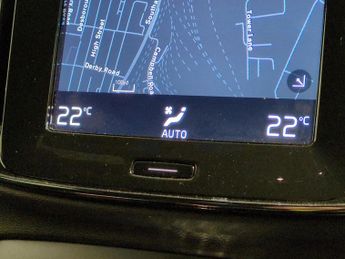 Volvo XC40 1.5h T4 Recharge 10.7kWh Plus Plug-in (211 ps) - LED - ALCANTARA