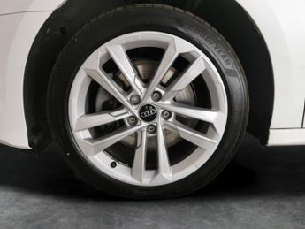 Audi A3 1.4 TFSIe 40 Sport Sportback Plug-in S Tronic 13kWh (204 ps) - L