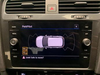 Volkswagen E-golf 35.8kWh e-Golf (136 ps) - CLIMATE CONTROL - DAB - USB AUDIO