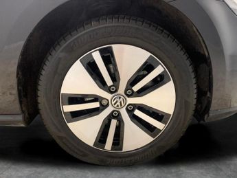 Volkswagen E-golf 35.8kWh e-Golf (136 ps) - CLIMATE CONTROL - DAB - USB AUDIO