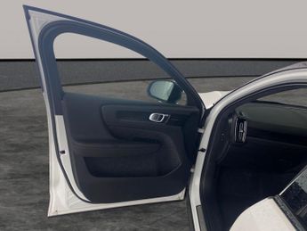 Volvo XC40 Recharge Twin 78kWh Ultimate AWD (408 ps) - SURROUND VIEW - KEYL