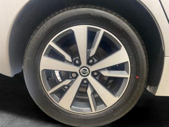 Nissan Leaf 40kWh Acenta (150 ps) - INTELLIGENT LANE INTERVENTION - CRUISE -