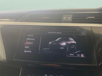 Audi e-tron 50 Black Edition quattro 71.2kWh (11kW Charger) (313 ps) - BLIND