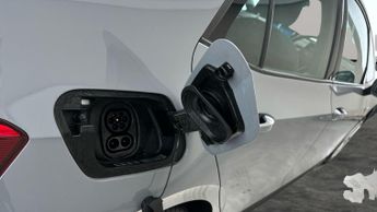 Volkswagen ID.3 Pro Performance 58kWh Life (204 ps) - BLUETOOTH - PARK SENSORS -