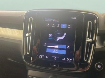 Volvo XC40 1.5h T4 Recharge 10.7kWh Plus Plug-in (211 ps) - PARK ASSIST - L