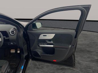 Mercedes-Benz EQA EQA 350 66.5kWh AMG Line (Premium) 4MATIC (292 ps) - ADAPTIVE LI