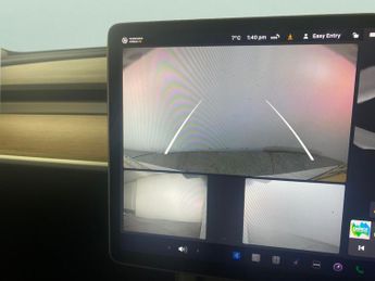 Tesla Model Y SUV RWD (346 ps) - HEATED STEERING - BLIND SPOT ASSIST - WIFI