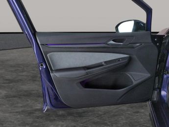 Volkswagen Golf 1.5 eTSI MHEV R-Line DSG (150 ps) - HEATED STEERING - BLUETOOTH