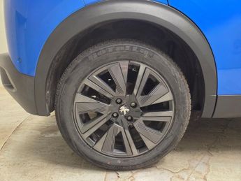 Peugeot E-2008 50kWh GT Premium (136 ps) - REVERSE CAM - ALCANTARA - NAV