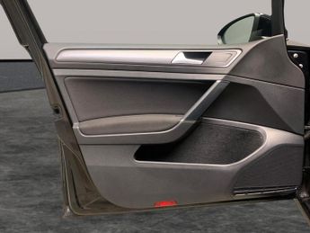 Volkswagen E-golf 35.8kWh e-Golf (136 ps) - CLIMATE CONTROL - DAB - USB AUDIO