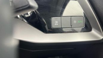 Audi A3 1.4 TFSIe 40 Sport Sportback Plug-in S Tronic 13kWh (204 ps) - D