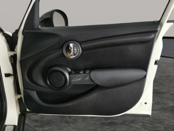 Mini Hatch 1.5 Cooper Classic Steptronic (136 ps) - LED - BLUETOOTH - AIR C