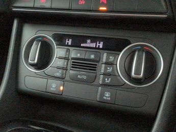 Audi Q3 2.0 TDI Black Edition S Tronic quattro (150 ps) - DAB - BLUETOOT