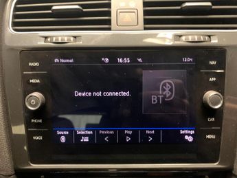 Volkswagen E-golf 35.8kWh e-Golf (136 ps) - CLIMATE CONTROL - DAB - USB AUDIO