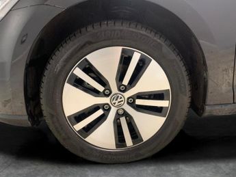 Volkswagen E-golf 35.8kWh e-Golf (136 ps) - CLIMATE CONTROL - DAB - USB AUDIO