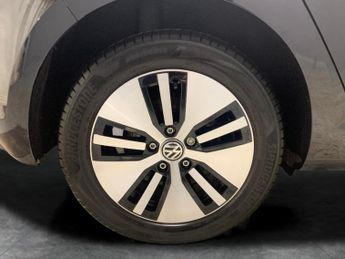 Volkswagen E-golf 35.8kWh e-Golf (136 ps) - CLIMATE CONTROL - DAB - USB AUDIO