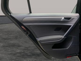 Volkswagen E-golf 35.8kWh e-Golf (136 ps) - CLIMATE CONTROL - DAB - USB AUDIO