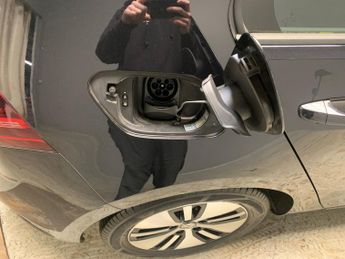 Volkswagen E-golf 35.8kWh e-Golf (136 ps) - CLIMATE CONTROL - DAB - USB AUDIO