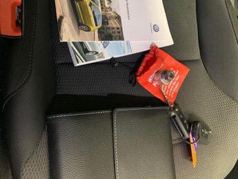 Volkswagen E-golf 35.8kWh e-Golf (136 ps) - CLIMATE CONTROL - DAB - USB AUDIO